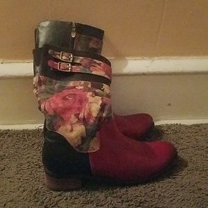 Woman boots. ,Cow girl bootsW/O BOX OR TAGS worn once